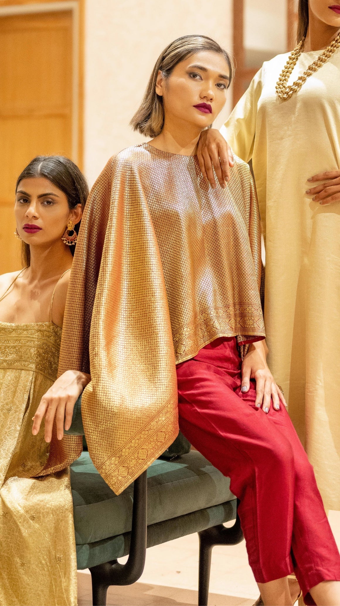 AMBER WEAVE PONCHO